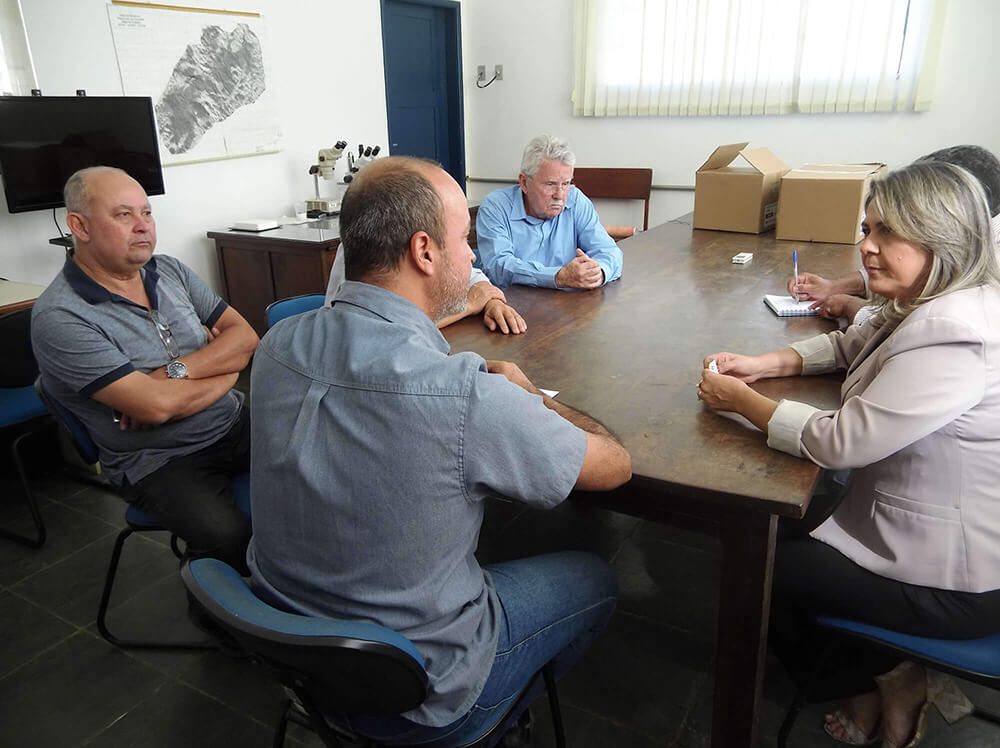Luiz Antônio visita Embrapa Gado de Leite em Valença