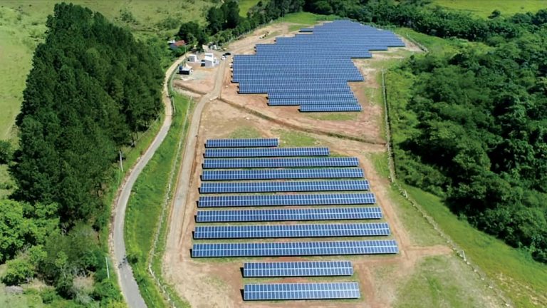Planta de energia solar da Renner em Vassouras