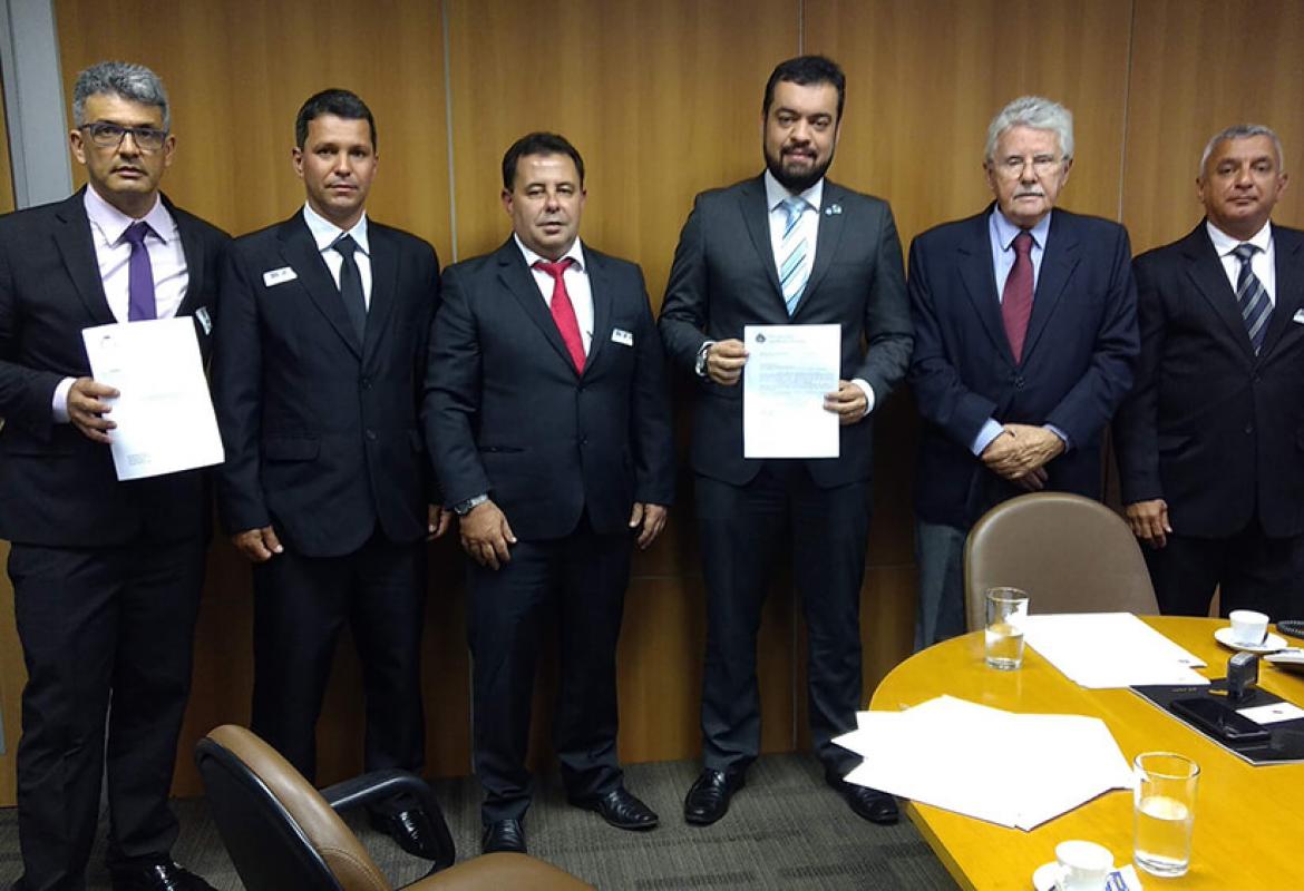 Deputado federal Luiz Antônio e vereadores de Rio das Flores se encontram com vice-governador