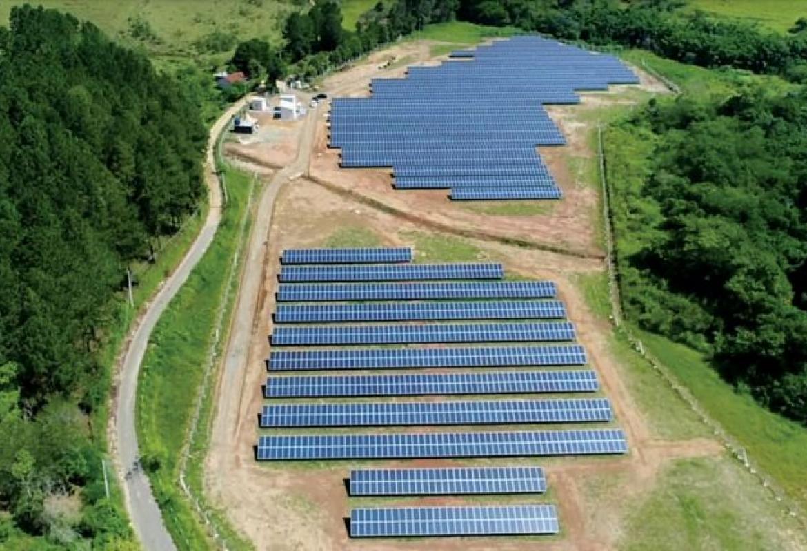 Planta de energia solar da Renner em Vassouras