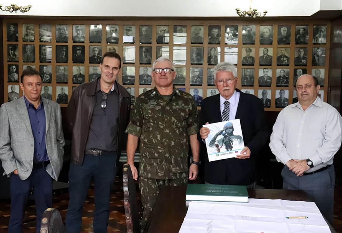 Deputado Luiz Antônio no Palácio Duque de Caxias