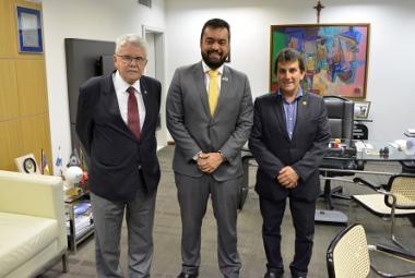 Deputado Luiz Antônio, vice-governador Cláudio Castro e vereador Naim Pedro